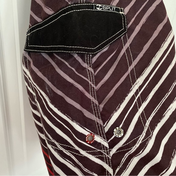 🟧FREE ADD-ON🟧 SPLIT • Men’s Board Shorts • 34” waist • black/red - Picture 3 of 8